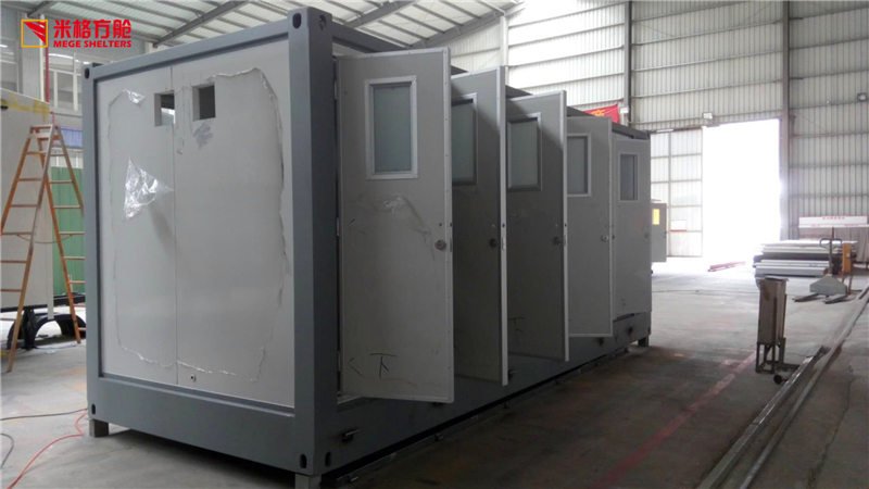 5 rooms container toilet
